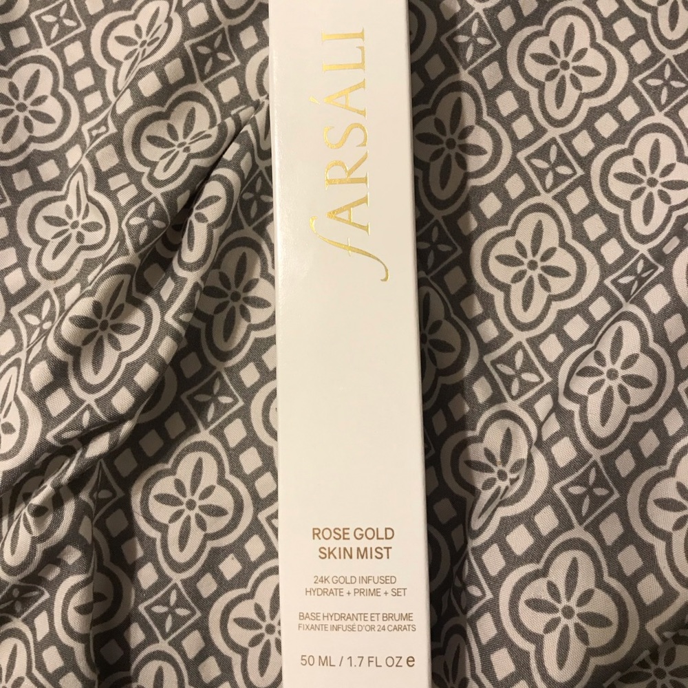 Farsali rose gold skin mist
